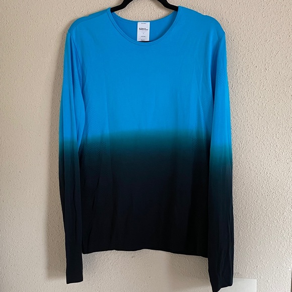 Sports illustrated Other - Sports Illustrated Swim Blue and Black Gradient Long Sleeve Tee